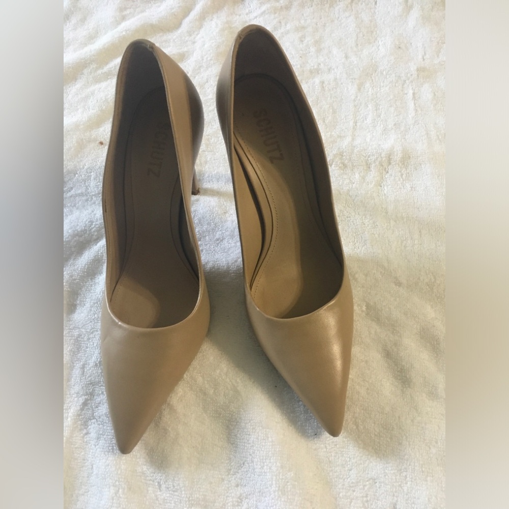 Schultz Honey Beige Soft Leather Pump Size 8.5B